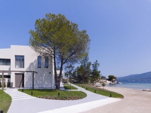 Lagoon Villa